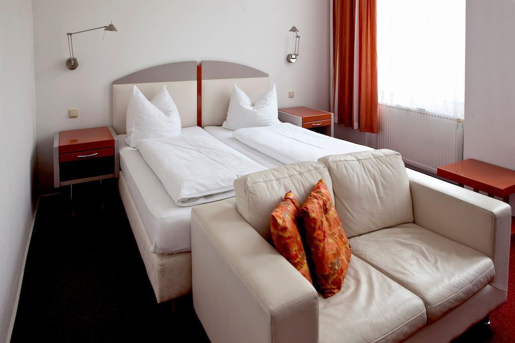 Hotel Adler Greifswald Room photo